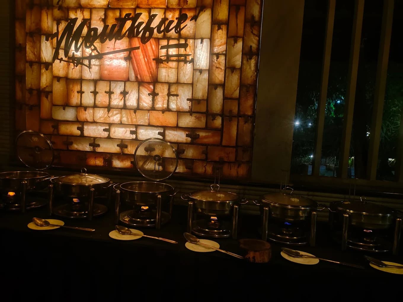 Mouthful Lahore - Main Entrance & Ambiance