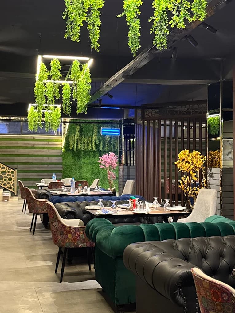 Walis Restaurant Gojra - Main Entrance & Ambiance